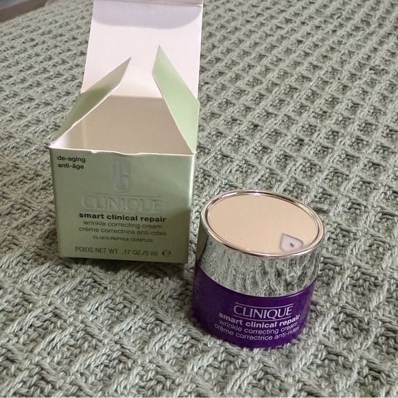 Clinique bundle of travel size items all New - Picture 3 of 10